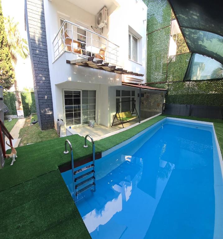 ELIT1 Villa 12Plus BEDS FULL TRIPLEX VILLA in BELEK Golf area with PRIVATE POOL & GARDEN WIFI NETFLIX Full Kitchen & Bed Equipments Air Conditions free parking - B&B Belek