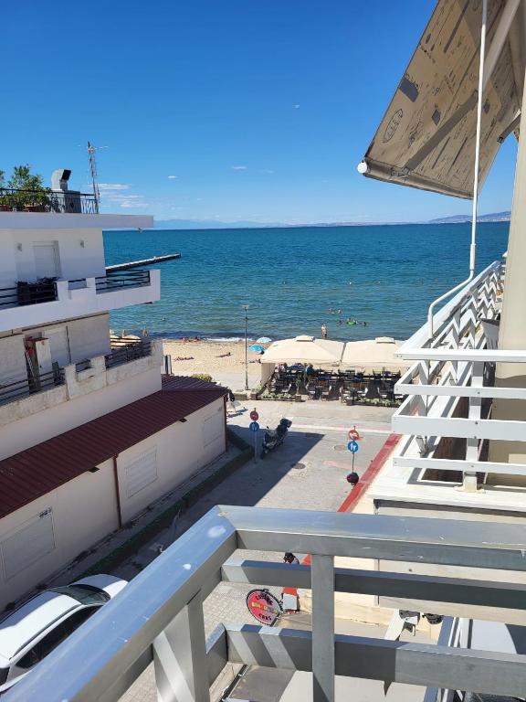 Marlon Brando SEA view 2bedroom apartment - Ferienwohnung Peraía