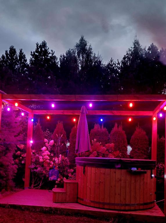 Jacuzzi, trasą S7 w 2h z Warszawy i Gdanska, Jadamowo holidaymazury nad jeziorem Mielno - B&B Olsztynek
