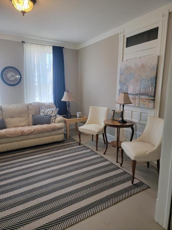 1895 meets 2025 Townhouse - Ferienwohnung Hamilton