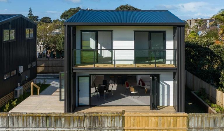 Modern Bach - B&B Waihi Beach