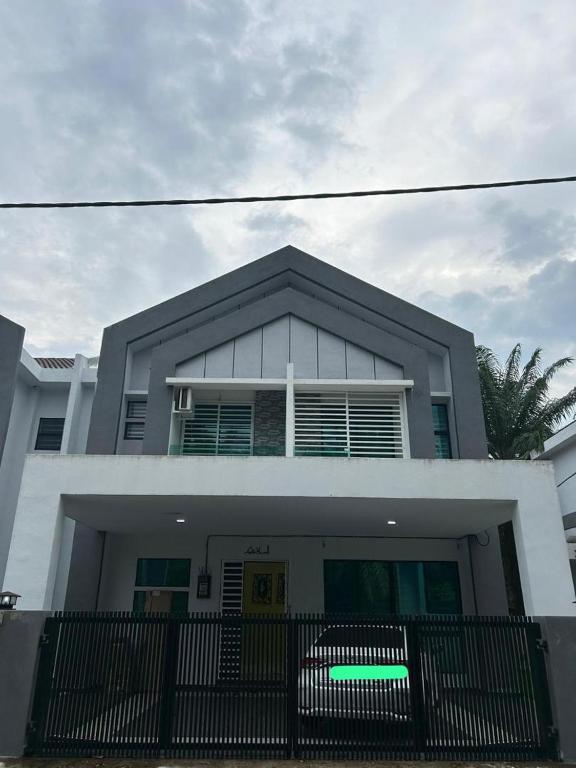 Singgah homestay 2 - Bed and Breakfast Sitiawan