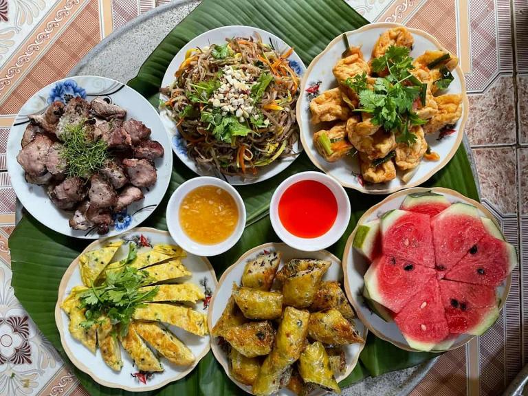 Homestay Khánh Pù luông - Bed and Breakfast Lũng Tiềm