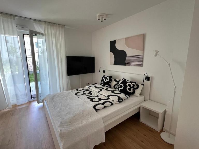 Ferienwohnung mit Garten, Terrasse, Parkplatz - Ferienwohnung Zirndorf