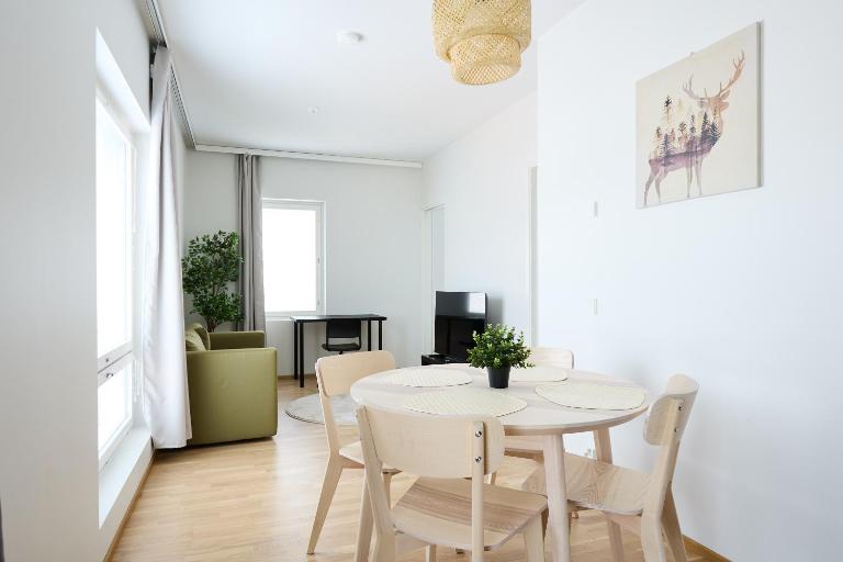 Fresh two-room apartment next to Logomo & train station - Chambres d'hôtes Turku