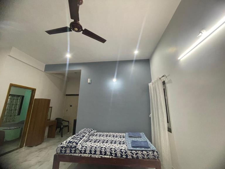 Shri Virajita - Budget 1 BHK Double Bed - Bed and Breakfast Gokarna