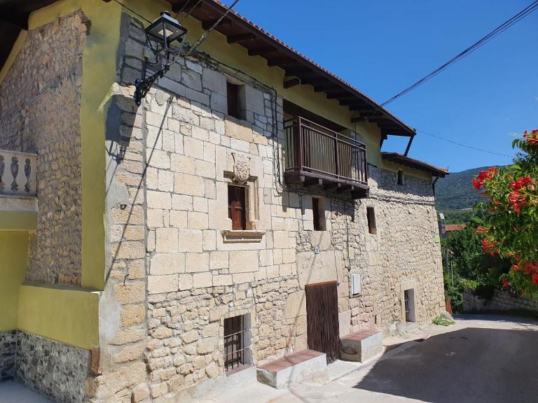 Casa Rural Baratza - Chambres d'hôtes La Revilla de Herrán