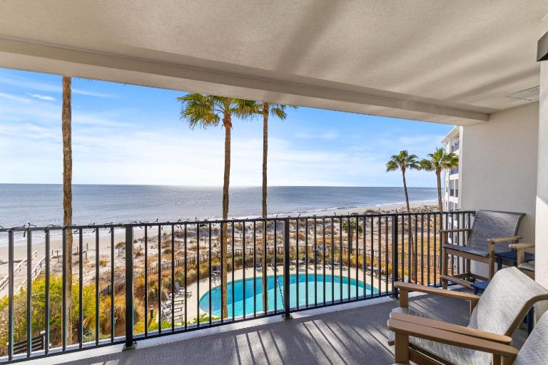 Seascape 315 - Oceanfront Condo Overlooking Pool - B&B Isle of Palms
