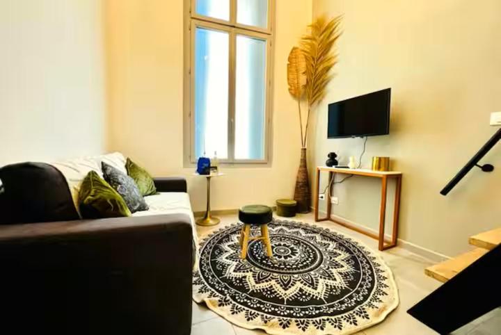La Loge - clim - coeur de ville - B&B Nimes