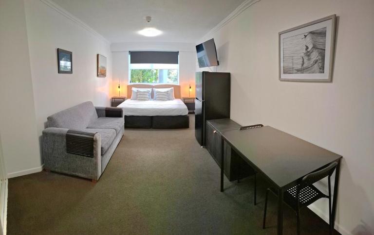Surfers Paradise on a Budget, Pool, Spa and Sauna Included! - Ferienwohnung Gold Coast