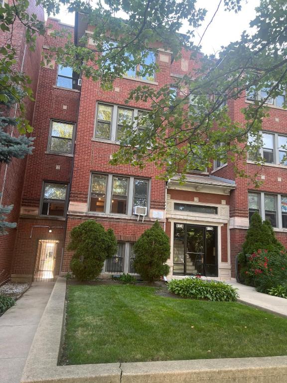 Nice & cozy 1-bedroom condo in Irving Park Chicago - B&B Chicago