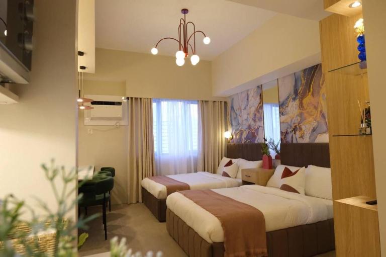 2 Private Designer Studios - Same Floor near Cebu IT Park with Pool & Gym - Bed and Breakfast Cebu City