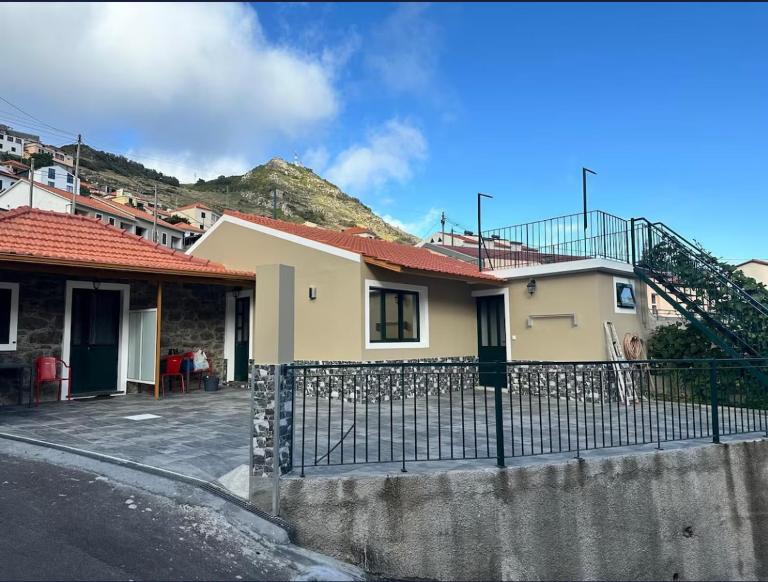 Mocha House - B&B Machico