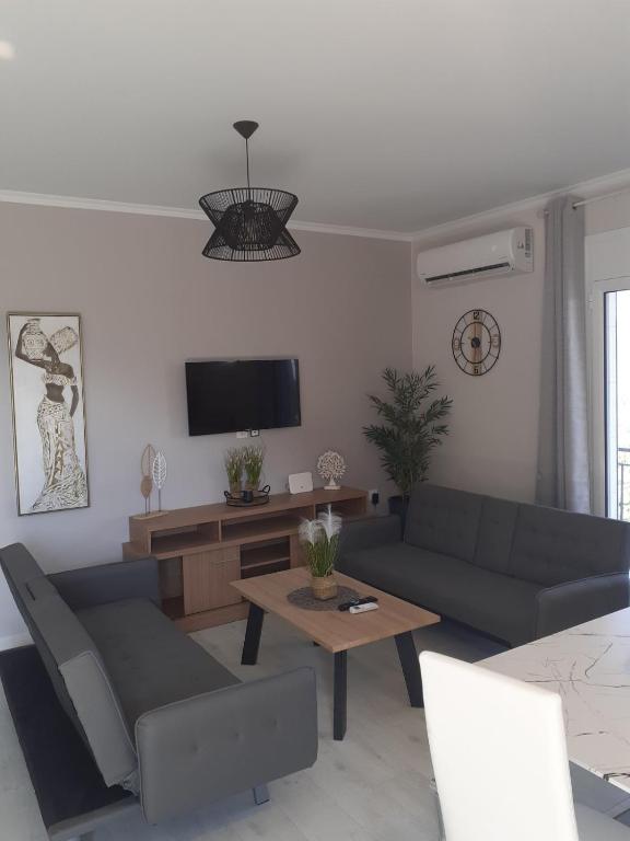Lakis house - Chambres d'hôtes Fternón
