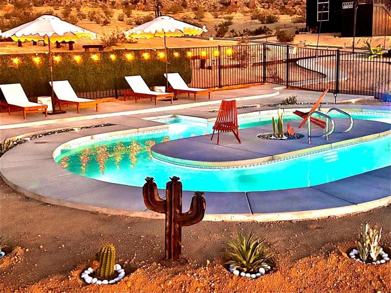 Guest Favorite 5 Star with Heated Lazy River Pool - Chambres d'hôtes Joshua Tree