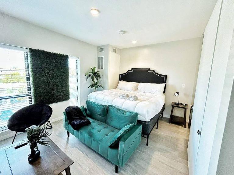 Aqua Loft - B&B Des Moines