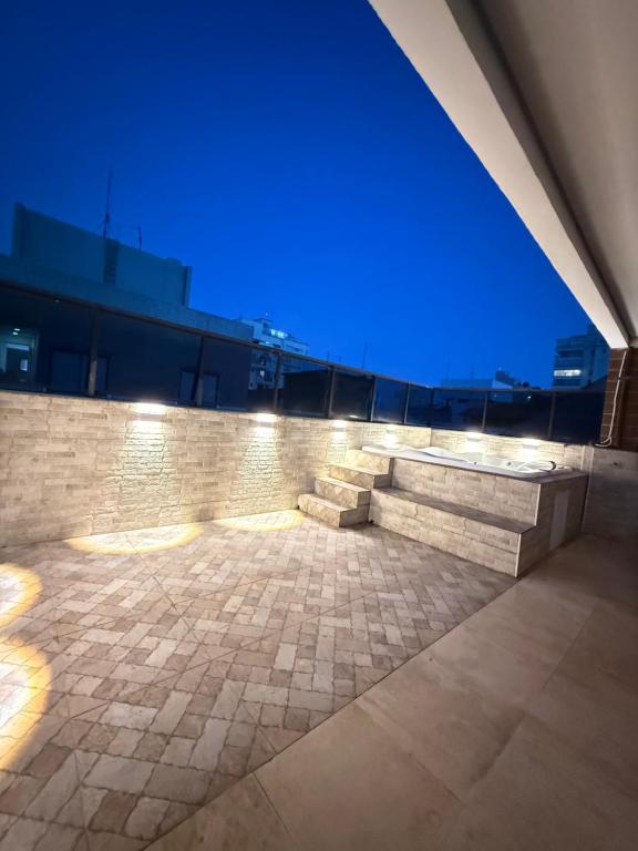 Cobertura Hidro Spa com Espaço Gourmet Churrasqueira - B&B Guarujá