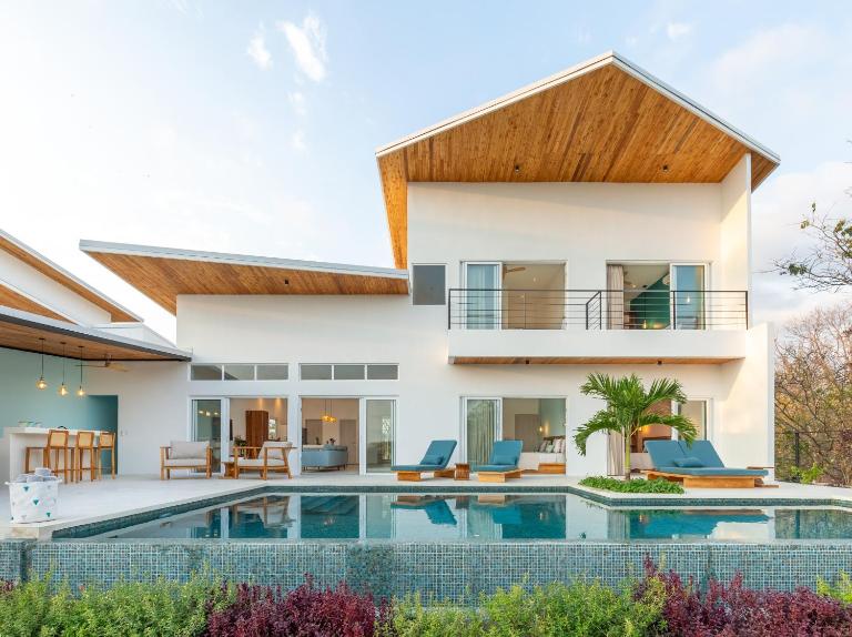 Stylish ocean view Villa Blume at Hermosa Hills - B&B Playa Hermosa