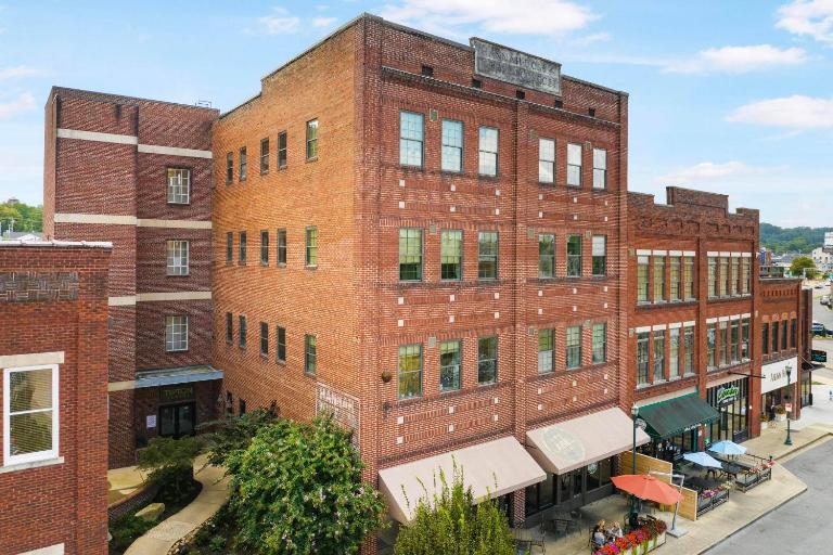 New Downtown JC Loft! - B&B Johnson City