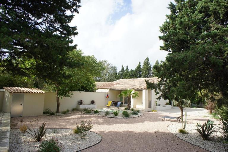 Maison avec piscine et jacuzzi proche de la rivière idéale pour un séjour détente - Ferienwohnung Le Thor