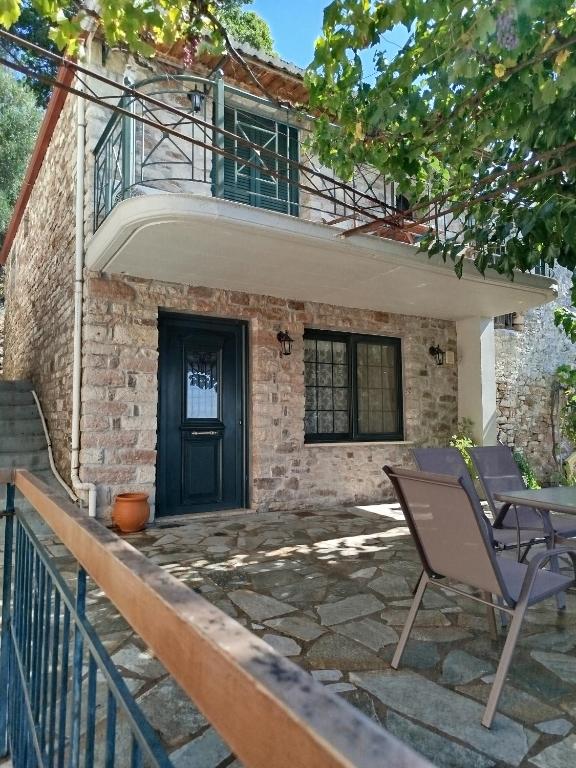 Το Αρχοντικό της Λενιώς - Bed and Breakfast Taxiárchis