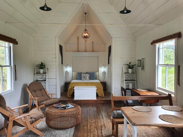 Beautiful & Unique - The Chapel on the Olive Grove - B&B Russell