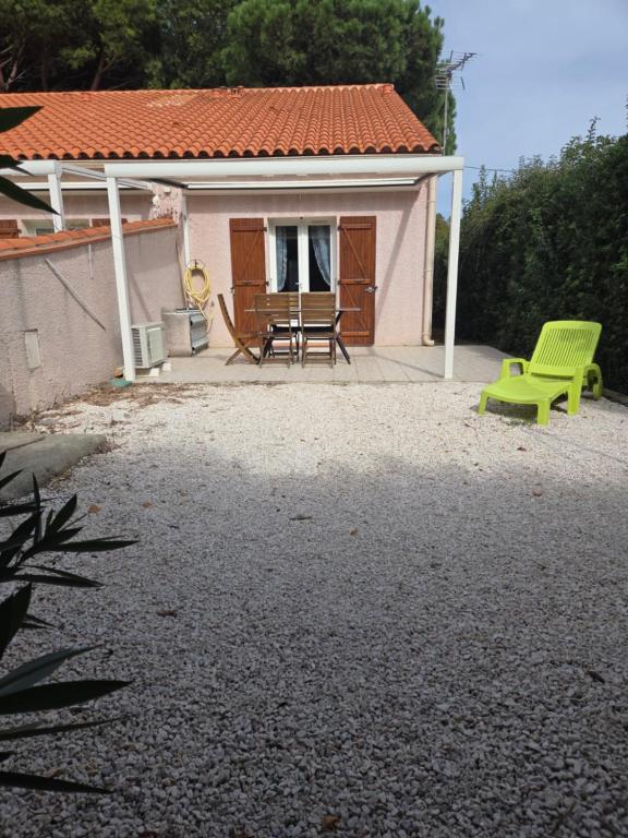 Logement au Mas de la Couloumine Gîte Le Madeloc - B&B Elna