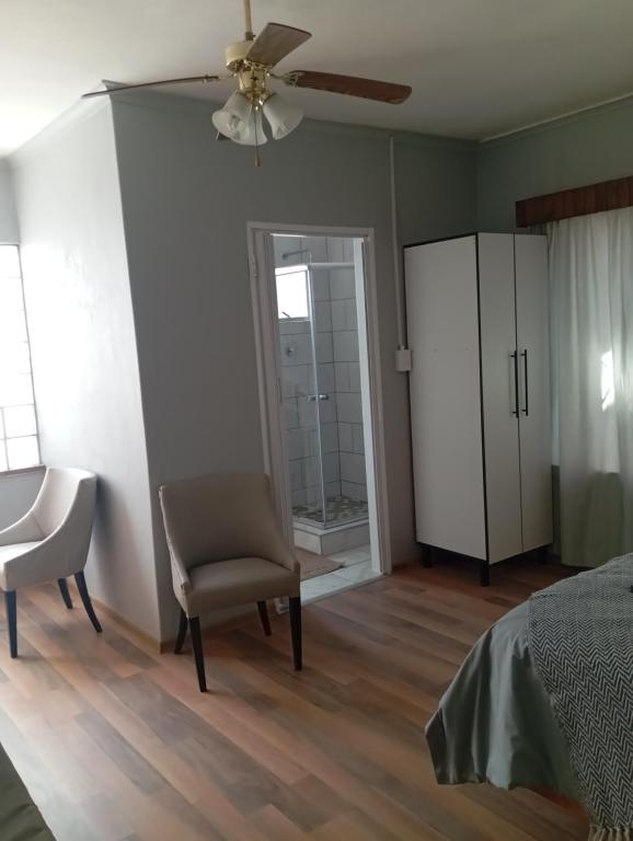 Yakhe spacious self catering accommodation - B&B Edenvale