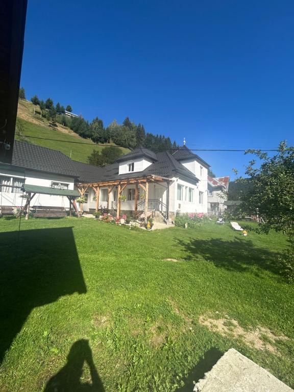 Casa cu Bujori - B&B Moeciu de Sus