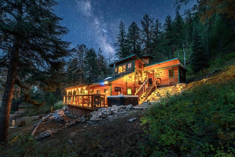 Dog Friendly, Year Round, Creekside Cabin, Hot Tub, 6 Acres - B&B Jamestown