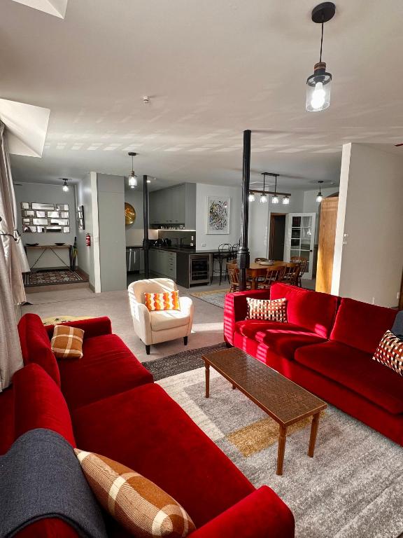 Stylish 2 bed, central city apartment & free park - B&B Dunedin