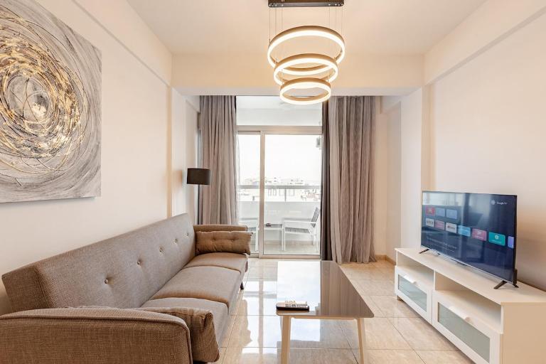 Seaside View 1-bedroom apartment! - B&B Larnaka