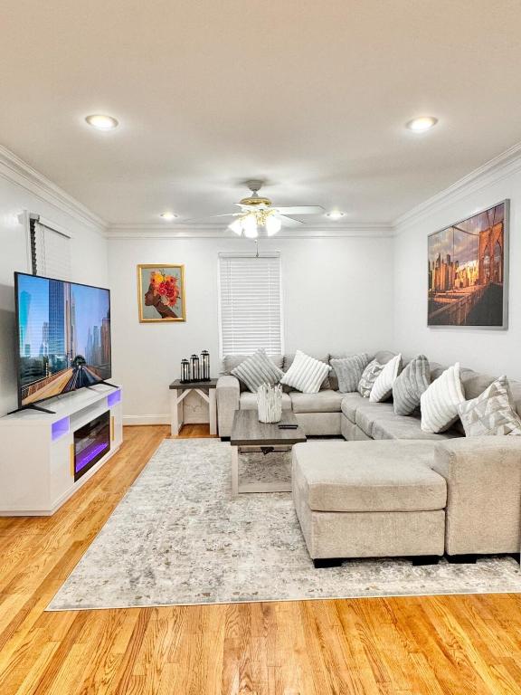 DC Getaway Cozy 4BR Oasis by Metro and Airports - Bed and Breakfast Arlington