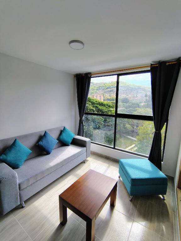 Apartamento Moderno con Vista a las Montañas Ideal para Teletrabajo o Descansar - Chambres d'hôtes Cali