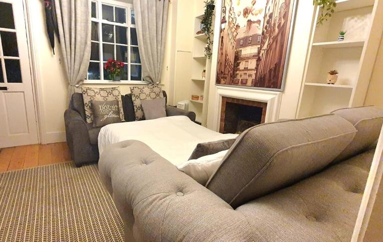 Windsor Castle amazing Cottage - Bed and Breakfast Windsor