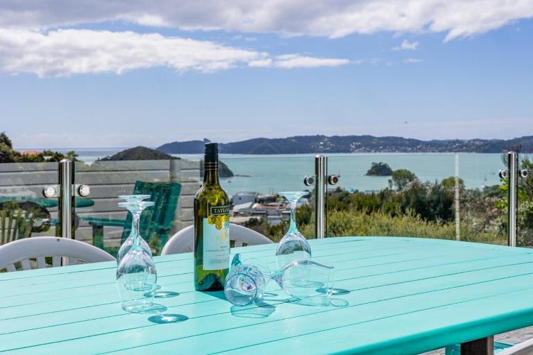 Spacious Paihia Escape with Stunning Views - B&B Paihia