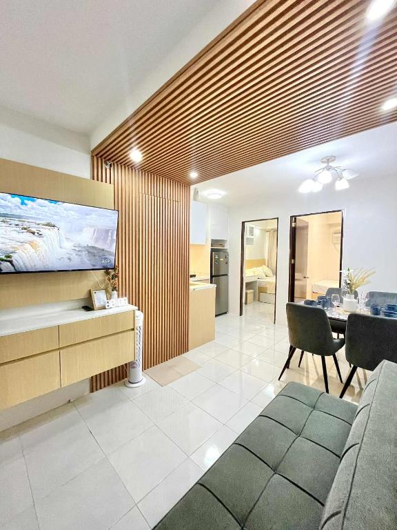 Cozy Family 2BR with Wi-Fi, Vanity & Work Desk Combo for 4-6pax near IT Park Cebu - Unit Sophia by Gerra - B&B Mandaue City