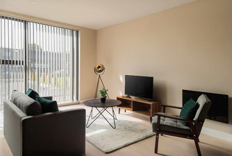 Modern & Spacious 1 Bed Apartment in Birmingham - Bed and Breakfast Birmingham