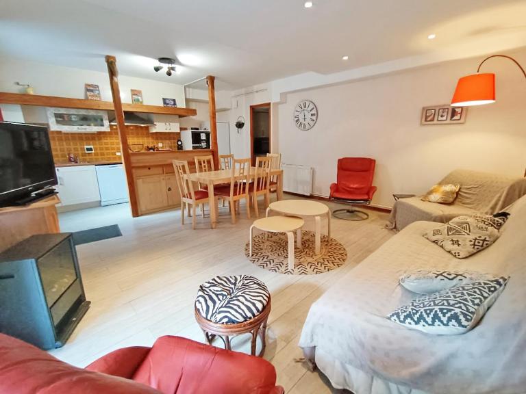 Le Saint M, T3, wifi, parking, jardin, Saint Mamet - B&B Saint-Mamet