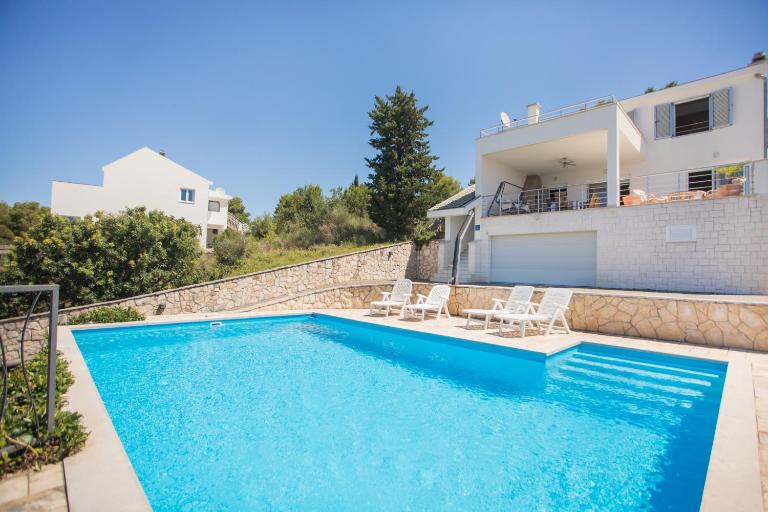 Amazing Mediterranean view Villa Oliva Zaboric - B&B Zaboric