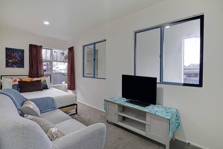 The Ultimate Compact Stay for Urban Explorers - B&B Auckland