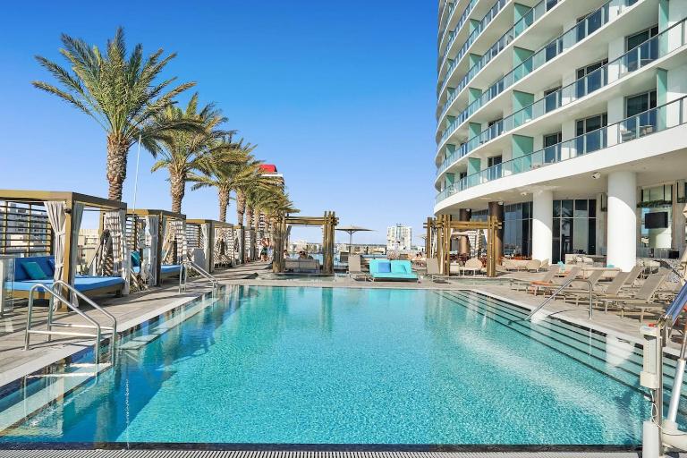 Amazing apartments at Lyfe Resort & Residences - B&B Hollywood