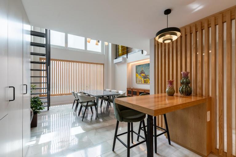 LF PARKING INCLUIDO Amplio Loft en Barrio Santa Cruz - B&B Sevilla