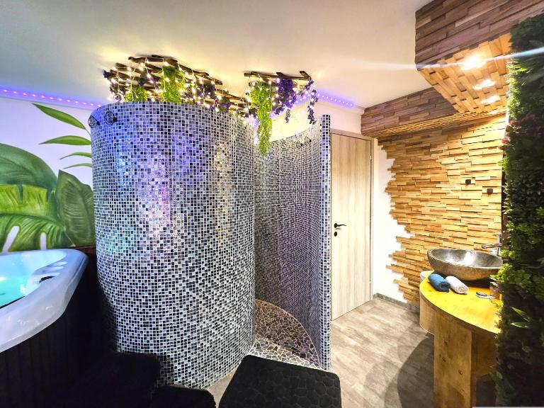 Le refuge de Bergheim - Proche Colmar - Sur la route des Vins - Studio de luxe avec Jacuzzi Privatif - B&B Bergheim