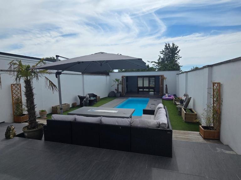 Villa at 58 London Rd - B&B Amesbury