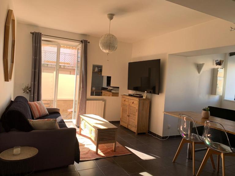 Spacieux appartement idéal séjour pro famille - Chambres d'hôtes Veauche
