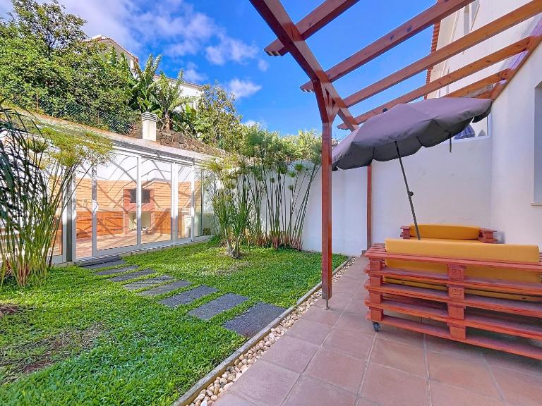 Eddys House by Atlantic Holiday - Chambres d'hôtes Água de Pena
