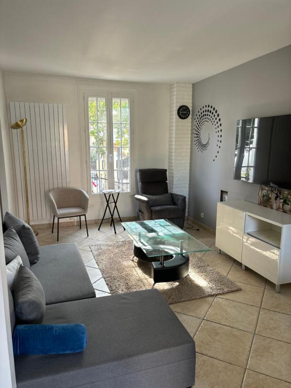 Maison moderne avec jardin espace télétravail - B&B Bobigny