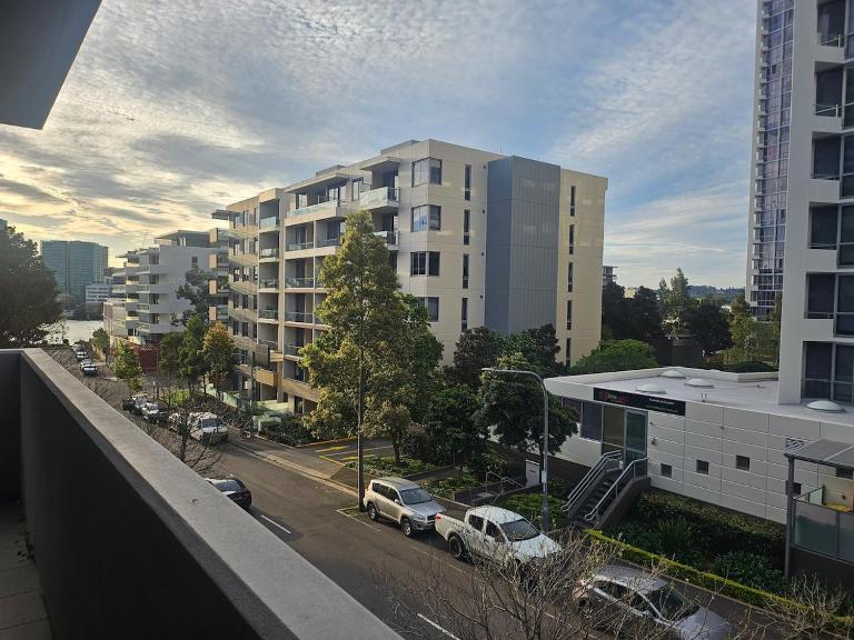 Bright spacious 2beds, close to river & Station - B&B Sydney