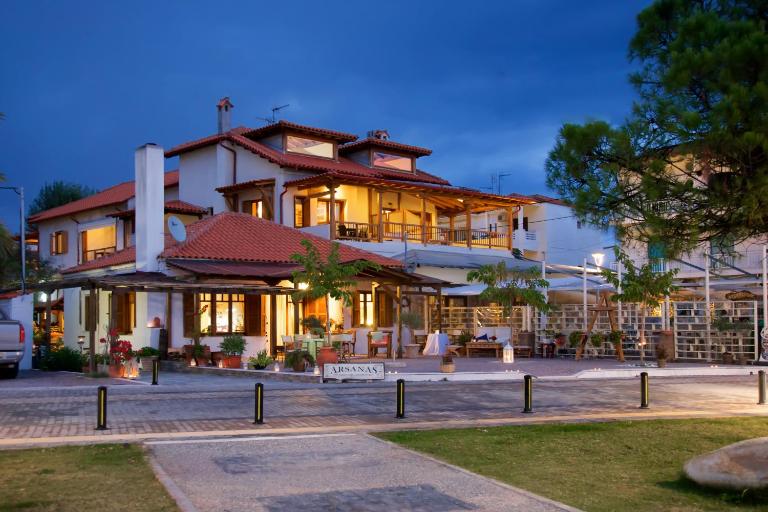 Traditional Arsanas Apartments - B&B Níkiti